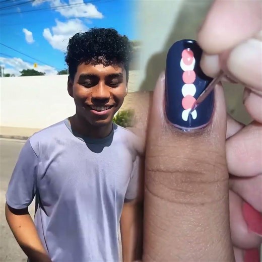 THAT YOUTUBER WHO LOVES TO SPEND MONEY #SHORTS