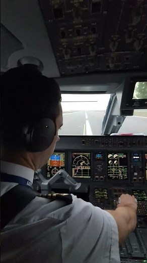 Start Embraer 175 - Cockpit Views