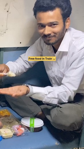 Free food in train 😂 | travelerram