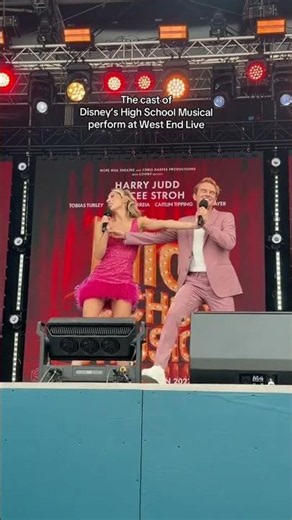 High School Musical On Stage performs at West End Live 🎶 ‪@DisneyClubUK‬