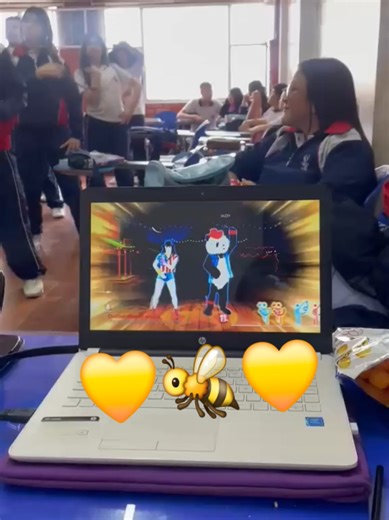 Bailando Just Dance con la prom💫💛 #once #prom#viralvideo #justdance