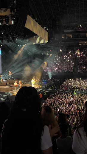 Niall Horan - Night Changes: A Live Concert Experience