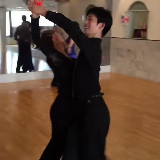 たにどうダンスワールド