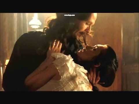 Dracula and Mina - Kissing You