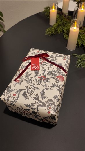 Mariana|Home Hacks & Lifestyle on Instagram: "Basic shoe box wrapping tutorial and the prettiest wrapping paper for the holidays🎄🎅🏻 #wrappinggifts #wrappingpresents #wrappingpaper"