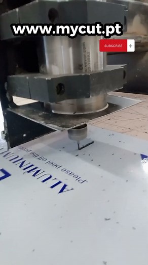 🔥 Cutting Dibond with Custom Blade: Mesmerizing CNC Precision!