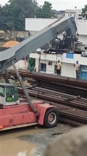 Reach Stacker LIFT & PLACE Massive 40k kg Railway Track on Trailer