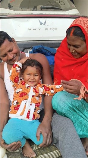 मम्मी पापा के साथ प्रियांशी खेल रही है #shortvideo #shorts #amarnathsdk