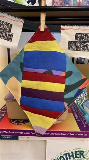 Finding my way into the quilting realm without actually quilting. It’s a tricky and slightly uncomfortable space for me to make just for the sake of making as someone who wants to avoid creating ‘useless’ things. But I’m enjoying this slightly different approach to using up my scrips and bitz. I’m especially liking the build around the block print by my pal @radishdoodles 🐱 As my process so often goes, I don’t have a plan for any end result for these blocks so far but that’s ok, right? | Sew Da