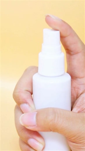 ✨💧 Glow Anytime, Anywhere! 💧✨ Introducing the Niacinamide Facial Mist with Shimmer — the perfect addition to your skincare line for that instant fresh, radiant glow. Infused with Niacinamide and skin-loving ingredients, this mist is more than just refreshing — it’s a beauty essential your customers will adore. 🌸 ✅ Key Benefits: • Helps give a glass-skin effect with a luminous shimmer ✨ • Helps protect the skin from daily stressors • Helps hydrate and refresh the skin instantly • Lightweight, 