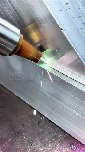 Handheld Laser Takes Aluminum Welding to the Next Level#shorts #welding #welder #weld #laser