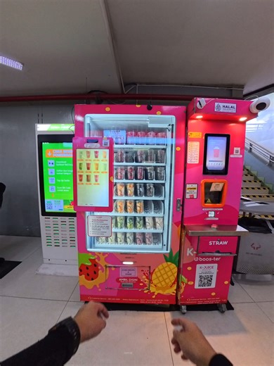 Refreshing Smoothies in One Minute at Jakarta Station