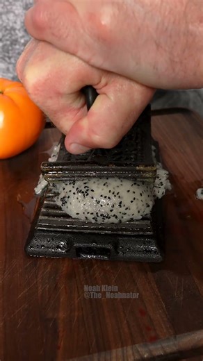 Dragon fruit vs my hand press 🙃 #satisfying