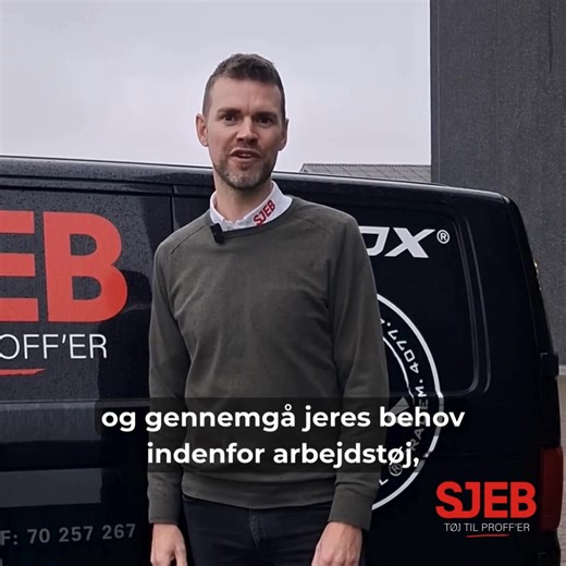 Mød vores dygtige sælger på Fyn, Simon Orloff! 👋 Simon er klar til at komme ud og besøge dig og din virksomhed. Hos SJEB hjælper vi jer med at finde det helt rigtige arbejdstøj, profiltøj, sikkerhedssko og værnemidler, så dit team kan gå sikkert og trygt på arbejde hver dag. Vil du have et uforpligtende besøg? Kontakt Simon direkte: 📞 45 60 61 45 47 📧 sbo@sjeb.dk #SJEB #Arbejdstøj #Profiltøj #Sikkerhedssko #Værnemidler #Arbejdsmiljø #SikkerhedPåArbejdet #B2B | SJEB A/S