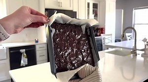 Complete brownie baking tutorial from mixing to cutting