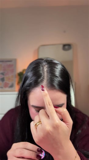 وقشرة المينوكسديل بتعملي ايه فيها؟ اكتر سؤال بتسأله وببساطة شامبو القشرة بس انا نحتاجة استعمل انواع معينة تناسب الشعر المصبوغ فبحب بتاع سورالون! Soralone anti dandruff shampoo On e-magestic website code: mirna.a #hairtok #haircare #dandruff #fyp