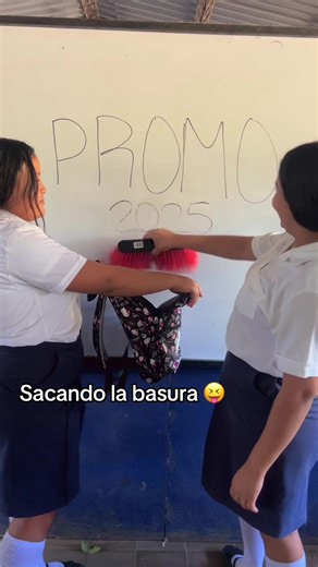 Sacando La Basura!!!😗@Guillerr💗😍 @Mely💗 | melany