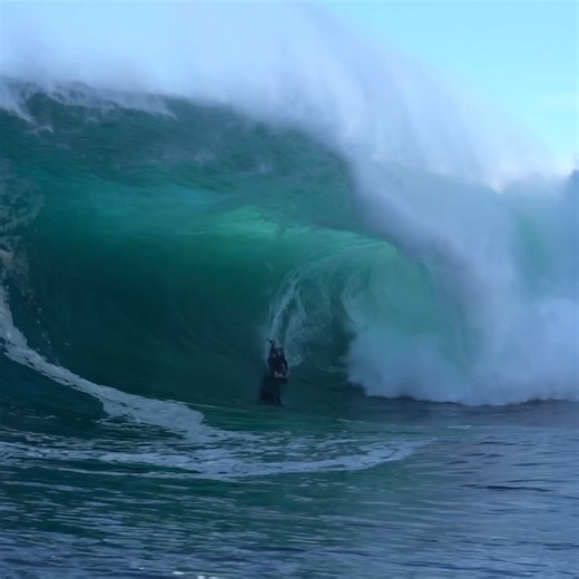 The ride of his life - @samthomas_ at Shipsterns Bluff! Footage: @mat_tildesley | We Bodyboard
