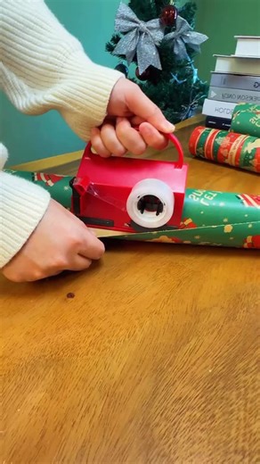 Viral & Useful Product Finds | This is how you wrap your gifts faster this Christmas 🎄 🎁 Wrapping Paper Cutter(2-Pack) & Tape Dispenser Dual Use with 4 Tapes for... | Instagram