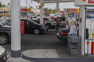 516K views · 1.7K reactions | The concept of a true "service station" may take on new life, with fuel, charging, a restaurant, package services and even dark kitchens. One thing is known: Gas stations will evolve with the growth of EVs and the changes in our trip patterns. | CNET | Facebook