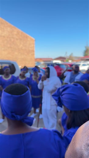 Sekuyiskhathi smakade🕯️🙏🏾 @Duduza Serenade Ikhandlela - Phila Dlozi AVAILABLE on all streaming platforms 🌍🎶 #Choir #Prayer #Acapella #Healing #NationalPrayer