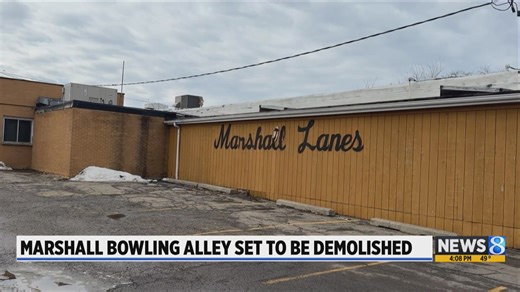 Decades-old Marshall bowling center to close, auction off equipment