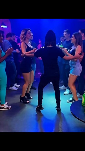 Night Club Dancing#NightClubVibes #ClubLife #PartyModeOn #DanceFloorEnergy #GoodVibesOnly #NightLifeExperience #WeekendVibes #TurnUpTonight #PartyScene #LateNightMoments | Innocent Btwo Wayne