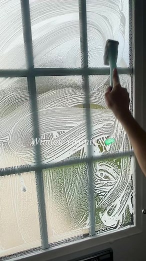 Window cleaning 🧼 #foryou #satisfyingcleans101 #cleanwithmemotivation #cleaninginspo #cleaningtiktok #cleantok