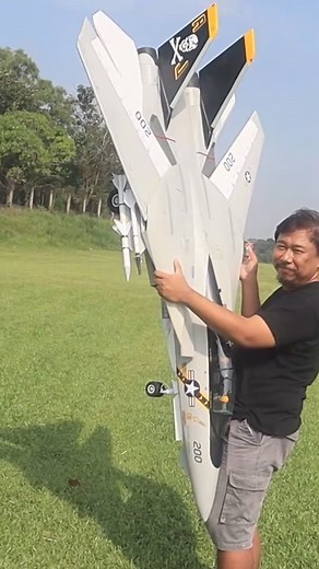 1.8M views · 16K reactions | DIY F-14 Tomcat RC Plane Touch and Go | Julius Perdana | Facebook