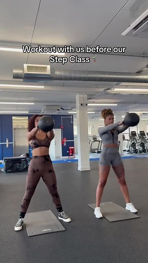 Quick workout with us before teaching Step Class🤸🏽‍♀️ #stepclass #stepclasslondon #stepclasswestlondon #westlondon #fitness #workout #partnerworkout #stepnflex #gym #london #getfitwithus