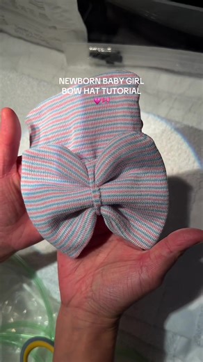 Us girls love our accessories & it starts at birth 🎀 there’s lots of different ways to make a newborn bow hat, but this is mine! #newborn #babygirl #tutorial #laboranddelivery #nurserynurse