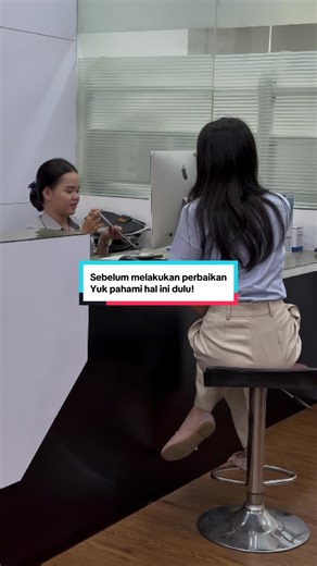 Tonton sampai akhir biar makin paham! 📱 Mau servis iPhone, MacBook, atau Apple device lainnya? Sebelum bawa ke service center, kamu Wajib Banget tahu hal ini! Biar nggak salah paham dan proses perbaikan berjalan lancar 💯 Inget ya, keputusan perbaikan itu dari Apple langsung, bukan teknisi! Dan hati-hati juga sama yang ngaku-ngaku bisa bantu
