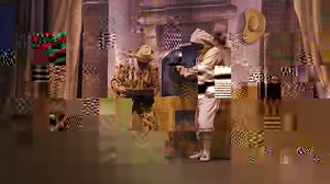 Scopri come prende vita l’iconico “Arlecchino servitore di due padroni”, lo spettacolo che, come ci suggerisce #StefanodeLuca, «in passato ha superato tutte le barriere culturali e linguistiche», cosa di cui nel nostro presente abbiamo terribilmente bisogno. In scena ancora per pochi giorni al Teatro Grassi Guarda subito lo speciale dedicato al “making of” di “Arlecchino servitore di due padroni”! #lamisuradellecose #piccoloteatromilano #teatrodartepertutti | Piccolo Teatro Milano