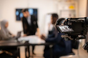 Simak, Ini 3 Tips untuk Membuat Video Company Profile yang Menarik - Parapuan