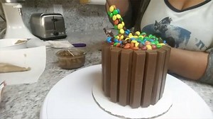 Mini Kit Kat M&M Optical Illusion Cake By: Hmong Baker | MetDaan Cakes