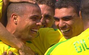 Em 2002, os gols de Brasil 5 x 2 Costa Rica pela Copa do Mundo