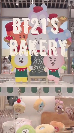 LINE FRIENDS SQUARE Japan 公式 on Instagram: "⋱渋谷ストアの様子をお届け ⋰ 𝗕𝗧𝟮𝟭'𝘀 𝗕𝗮𝗸𝗲𝗿𝘆 𝘀𝗲𝗿𝗶𝗲𝘀🍞 #BT21 のベーカリーショップをテーマした、可愛らしく心躍るアイテムが沢山！⭐️˖⁺ 渋谷ストアでは、本当のパン屋さんみたいにトレーとトングを使用して商品を選び、購入時にラッピングをしてくれるよ🍞(※ラッピングはマスコット類のみ) 渋谷ストア限定〈FUN! パン! FESTA〉のネームステッカーもあるので要チェック✔︎ ----- 📍LINE FRIENDS公式オンラインストア：9/26(金)より順次発売 📍渋谷ストア 1F：9/26(金)〜10/6(月)11：00～20：00 ※入場無料、予約不要 📍東武百貨店 船橋店 6階イベントプラザ：9/26(金)〜9/30(火)10：00～19：00 ※最終日は18時閉場 ※入場無料、予約不要 ----- たくさん遊びにきてね🧁˖°⌖ 詳しくはハイライトをチェックしてね➰"