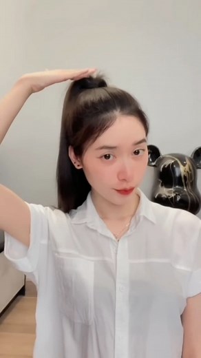 Neelam Rani on Instagram: "Hairstyle// Hairstyle Tutorials 😍 Follow For More 💝 #hairstylist #hairstyletutorial #hairstyleforgirls #simplehairstyles #weddinghairstyles 🥰 #instagramgrowth #instagram #reels #trendingsongs #hairstyles"