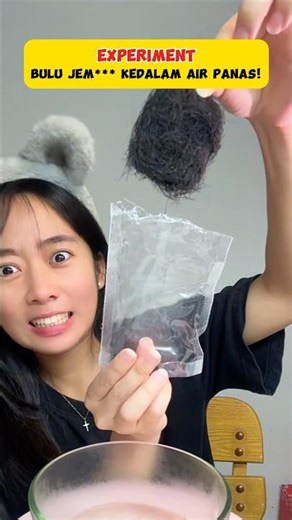 DON'T BE AWARE, I'M NOT EATING JEMBITA'S HAIR!!! 😫