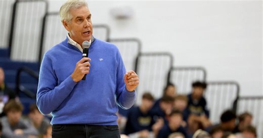 Wally Walker, 2-time NBA champion, returns to alma mater for Harry Frey Gymnasium dedication [video]