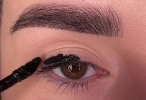 Grey Smokey Eye Makeup Tutorial for All Occasions