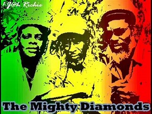 The Mighty Diamonds - Chant Down War