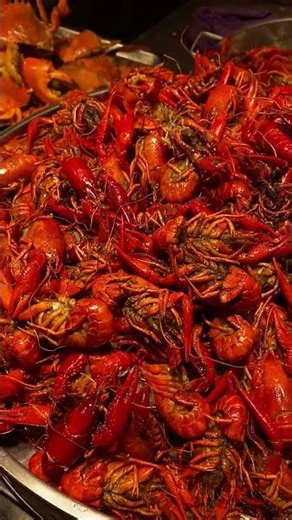 Tôm hùm vỉa hè… #langthang #thứcănđườngphố #kualalumpur