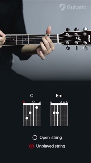 C → Em Chord Change (Beginner Tip) 🎸#shorts #guitarchords #chordtransition #beginnerguitar #guitario