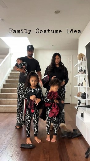 The cutest vampire family Halloween costume idea 📽️: @tisha.haynes #halloweencostumes #familycostume #familycostumeideas #groupcostume #vampirecostume