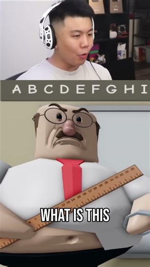 Streamer Escapes Slender Man in Creepy Roblox Game! #shorts