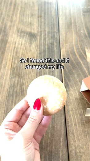 Mom life can be a hair-raising adventure, especially during the 'baby hair pulling' phase! 💁‍♀️ Say goodbye to stress-induced hair worries and hello to hair care that's as gentle as it is effective! Packed with natural wonders like Elderberry, Marshmallow Root, Jojoba Oil, Glycerin, and Vitamin B5, our duo nourishes and strengthens, leaving your locks resilient and irresistibly soft. 💚 | The Earthling Co.