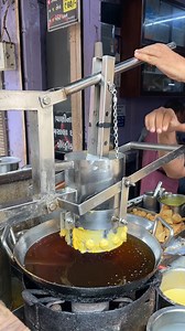 2.2M views · 6.6K reactions | Dekhiye kese banta hai automatic machine se Bhajiya | Food Hunter | Facebook