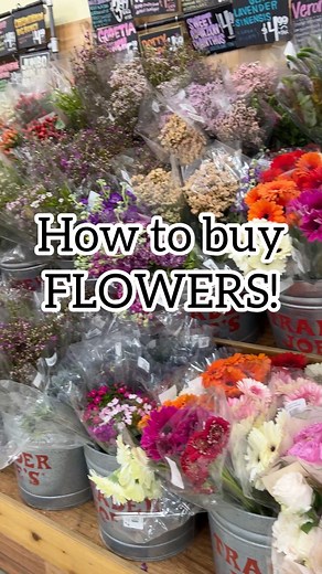 💐 Happy Flower Shopping! Here’s a quick guide for how long you can expect your fresh flowers to last for! #flowers #freshflowers #florist #mothersday #tipsandtricks | Jeff & Lauren