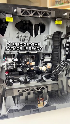 A Typical conversation between Bruce Wayne and Alfred…. The Penguin seems to have heard everything! Follow @thebrickpharaoh for daily awesome LEGO Thank you to The @lego Group for gifting this set as part of the LEGO Ambassador Network. #lego #afol #rlfm #76269 #reviews #batman #batman1989 #gifted